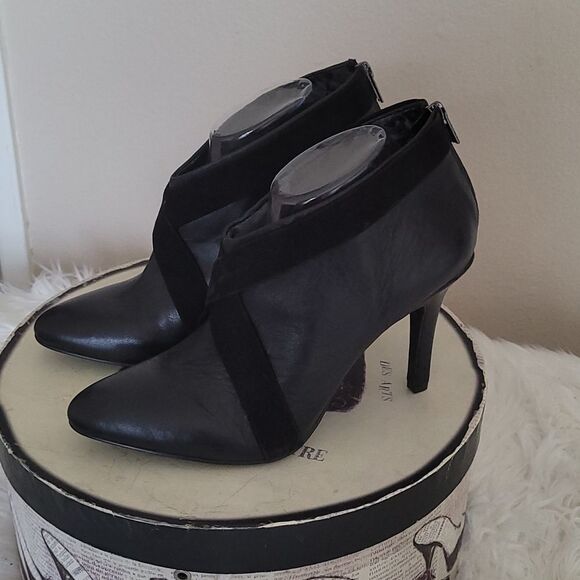 - Calvin Klein Black Leather Booties - Picture 1 of 12